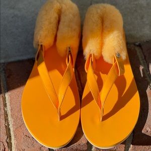 Cute Ugg flip flops with detachable fur back strap.